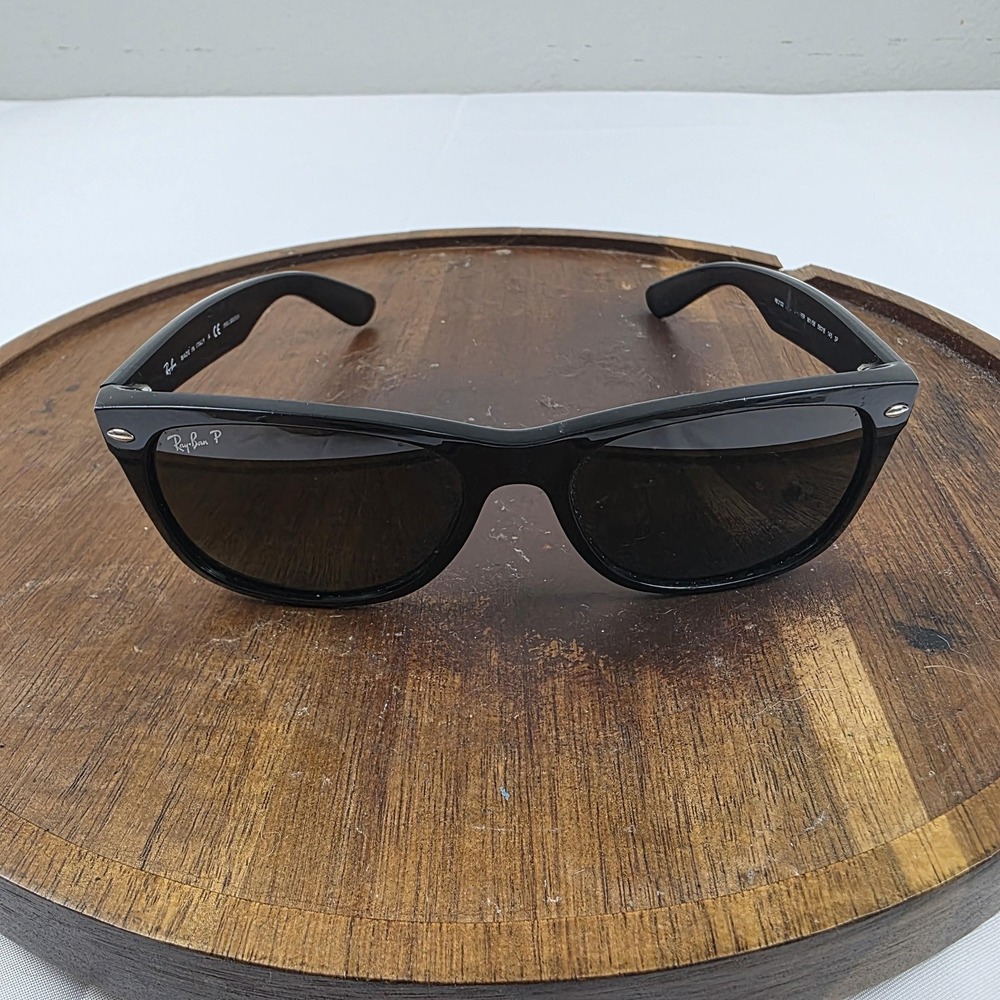 Ray-Ban RB2132 New Wayfarer Sunglasses Mens 58-18 Black Green Polarized 901/58